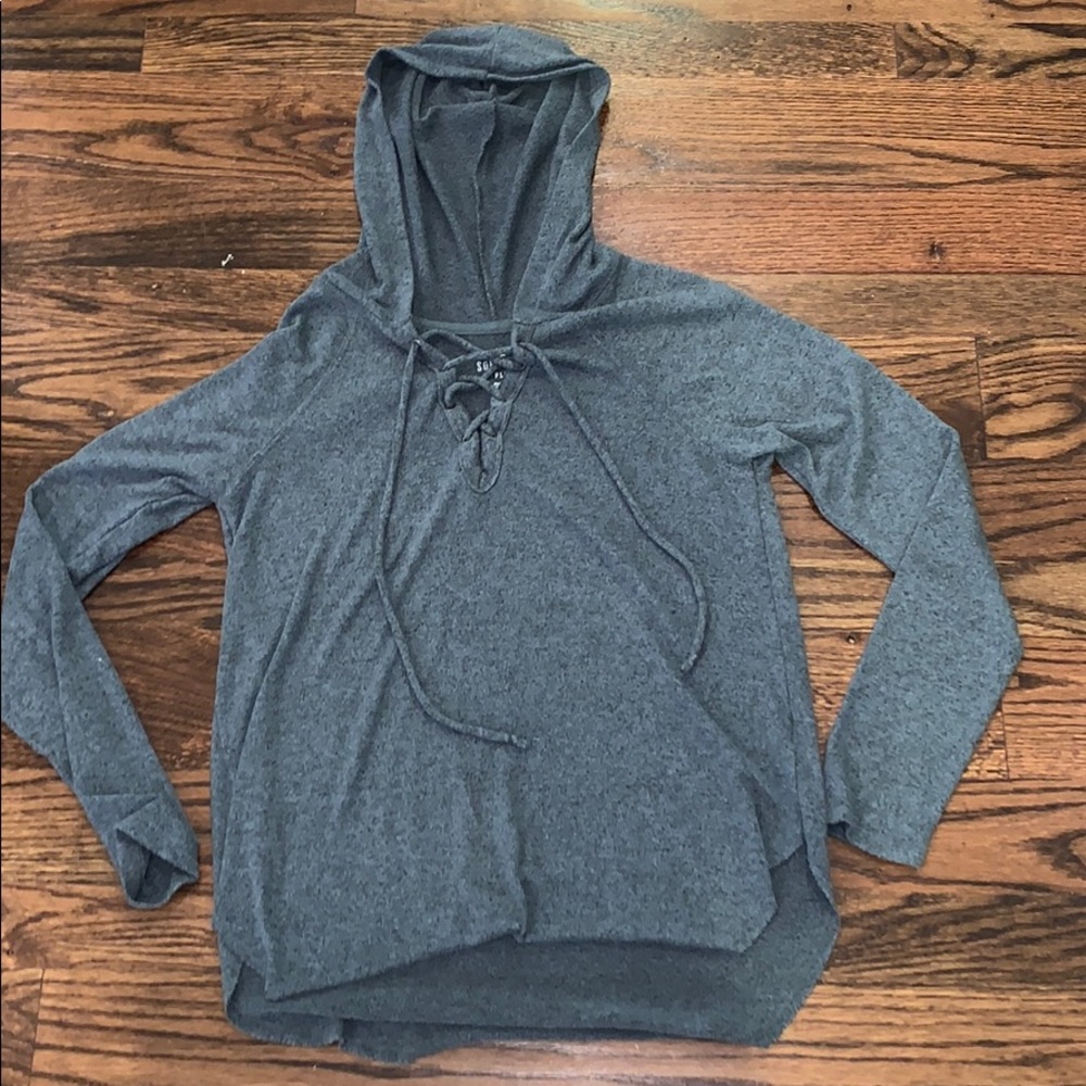 Light weight sweater